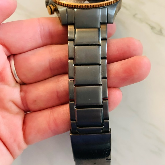 NWOT Fossil Men’s Gray Silver Watch - Picture 4 of 4